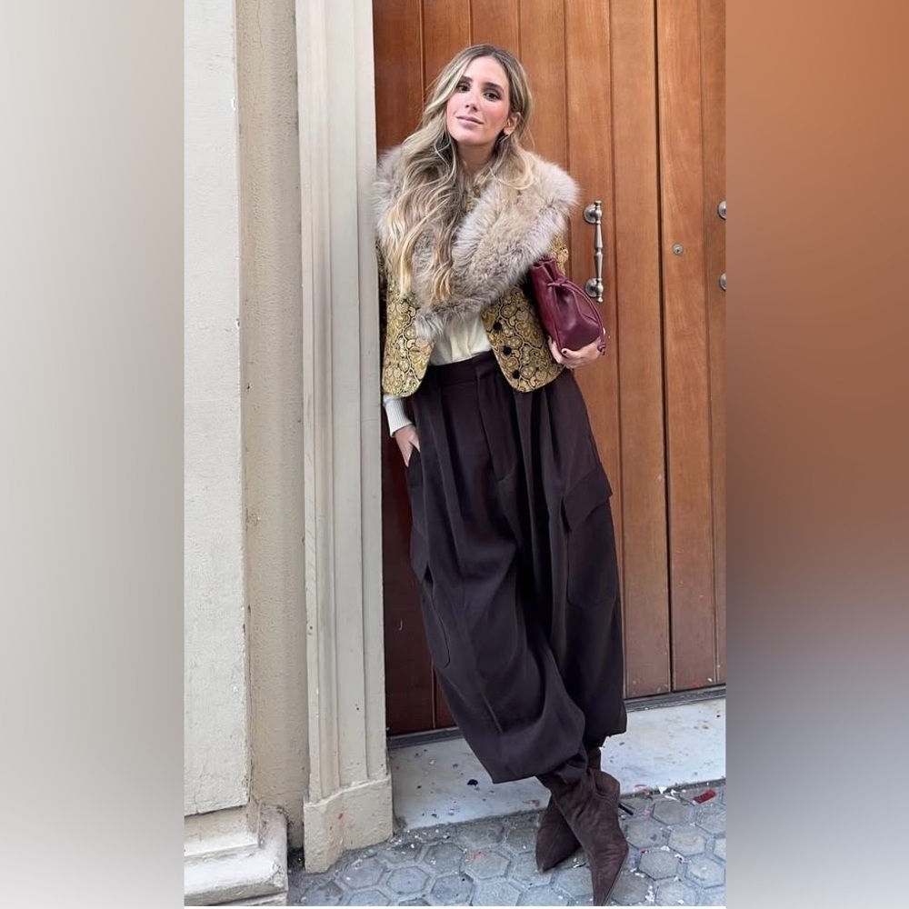 TREND NEW ZARA PLEATED CARGO PANTS
🚨firm price no discount on this pants - Picture 3 of 16